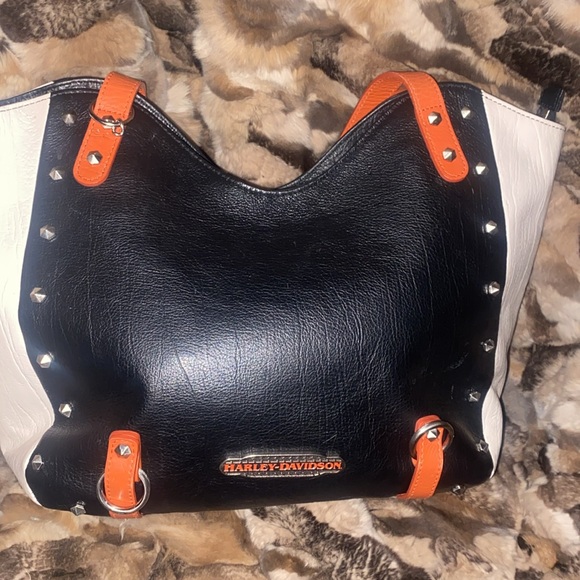 Harley-Davidson Handbags - Harley Davidson large tote CCC Zip pocket